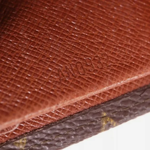 LOUIS VUITTON Monogram Porte Monnaie Billets Cartes Crédit Wallet - Picture 4 of 17